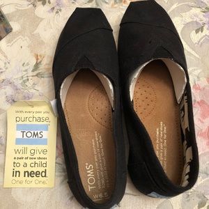 Toms Classic Black Canvas Size 6.5